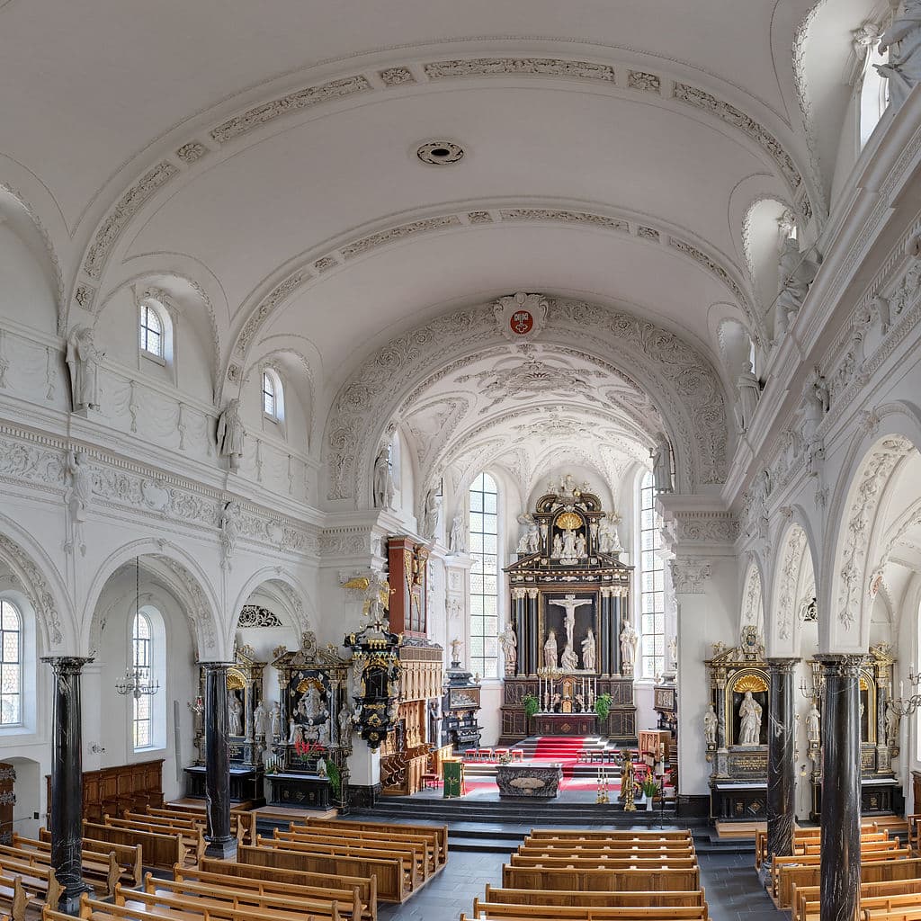Pfarrkirche St. Peter & Paul Stans