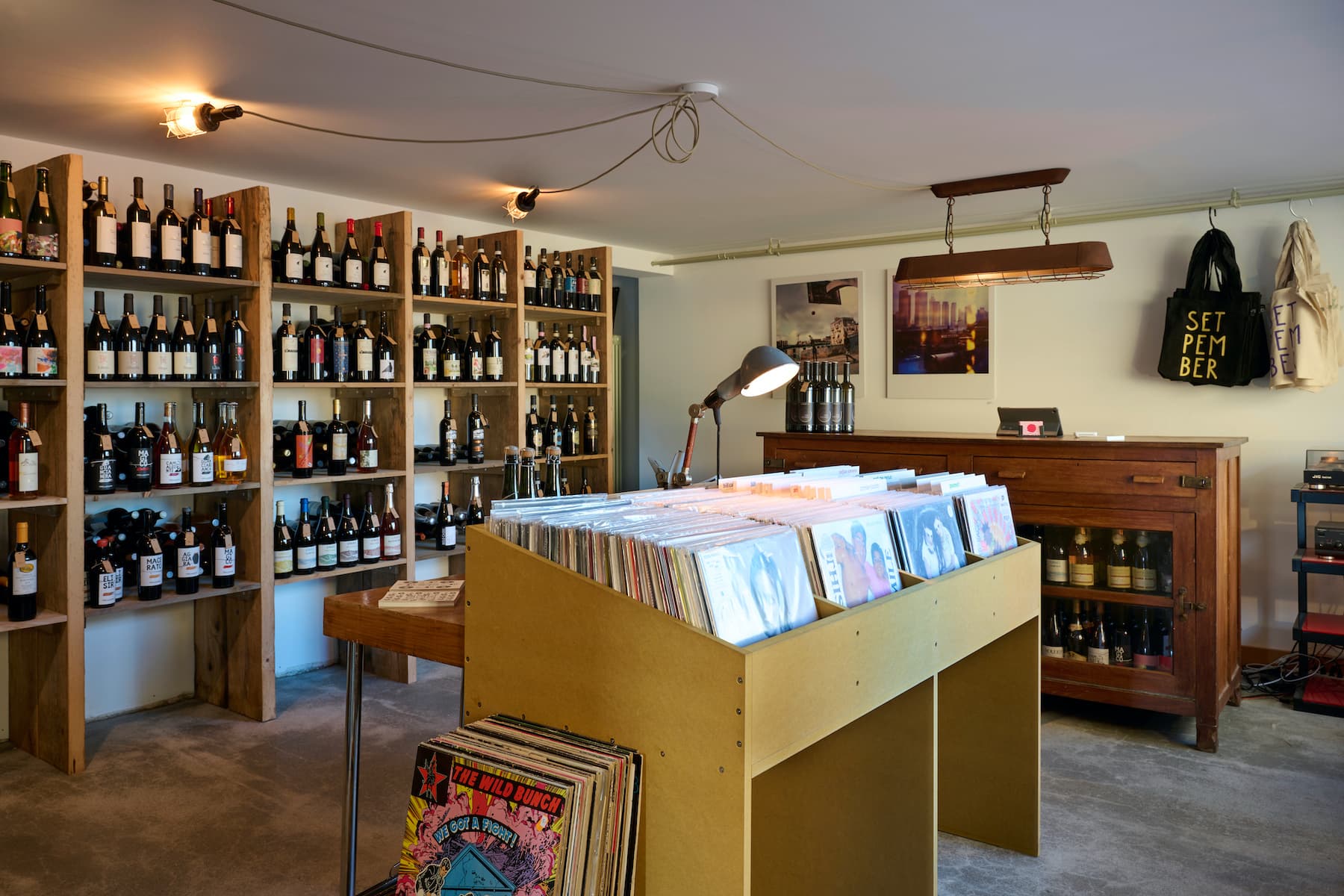 Setpember Vin & Vinyl